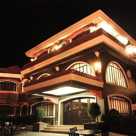 Iriga Plaza Hotel Exteriér fotografie