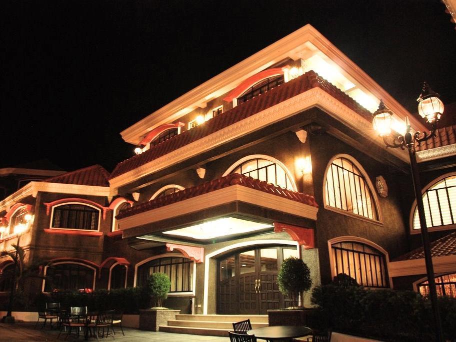 Iriga Plaza Hotel Exteriér fotografie